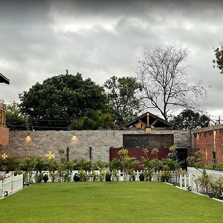 Yashmay Villa Club & Resort Gonda エクステリア 写真