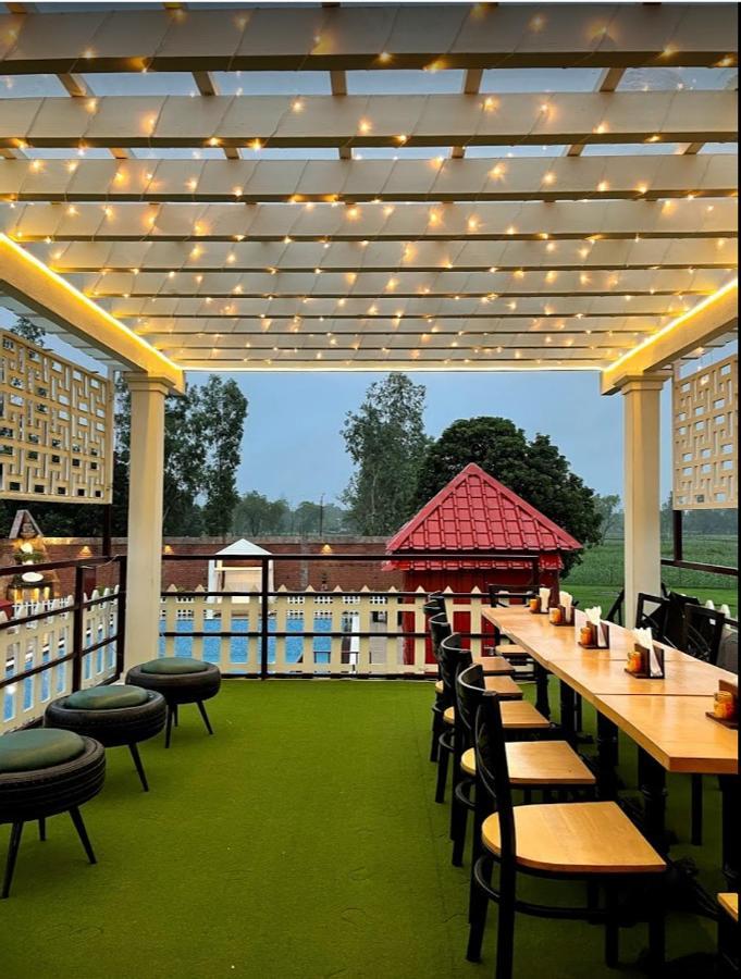 Yashmay Villa Club & Resort Gonda エクステリア 写真