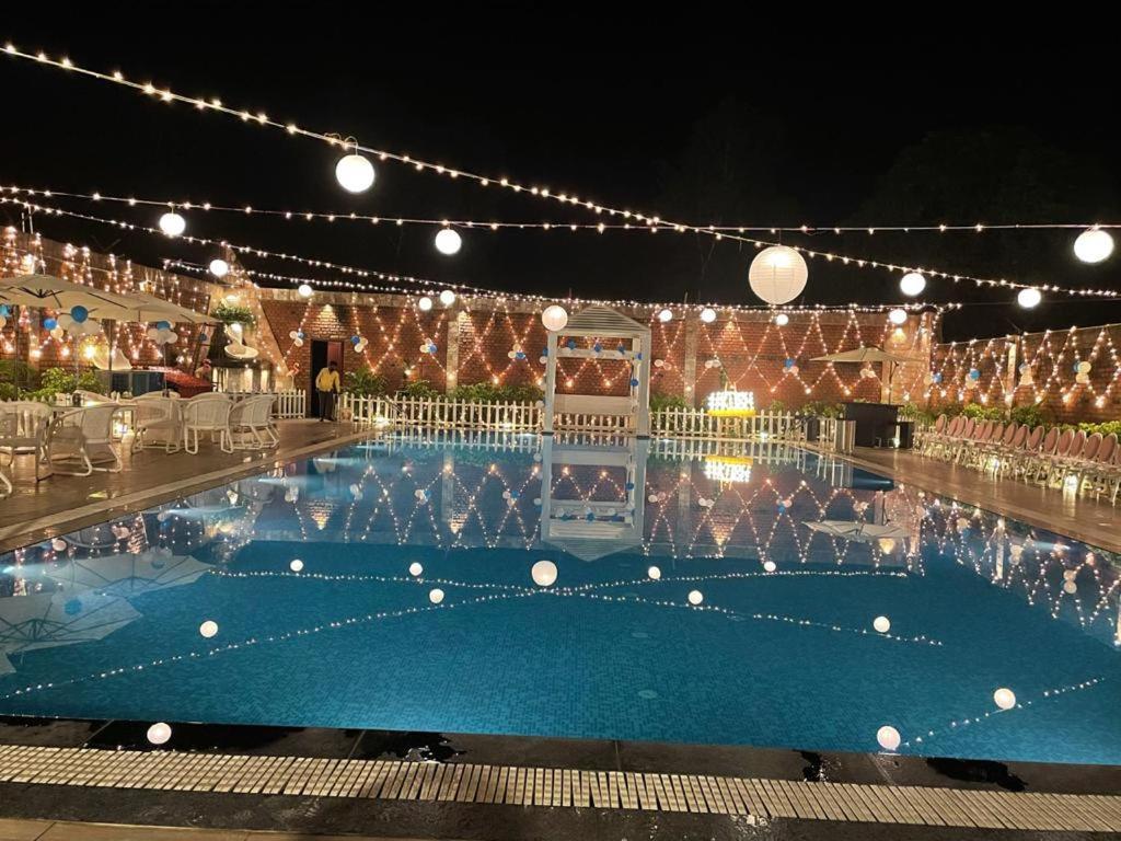 Yashmay Villa Club & Resort Gonda エクステリア 写真